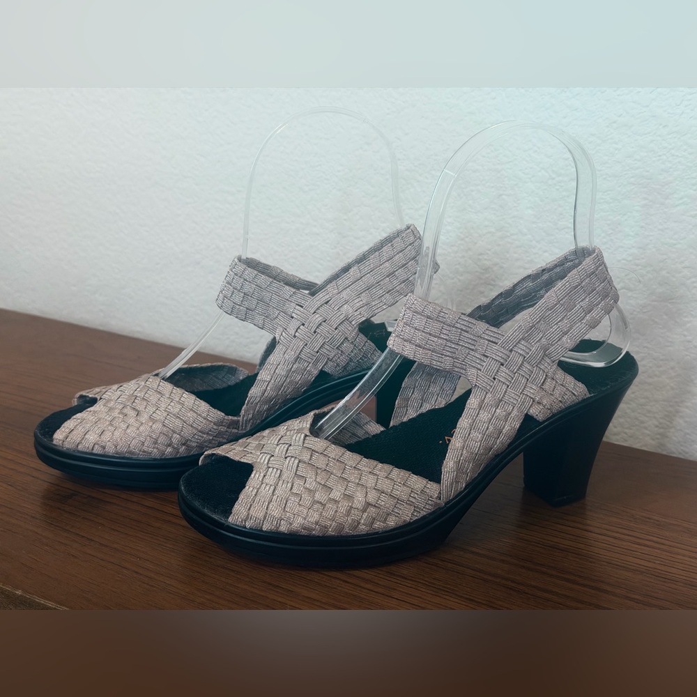 Bernie Mev Elegant Women's Woven Heels - Creamy Beige Stretchy Size 7
